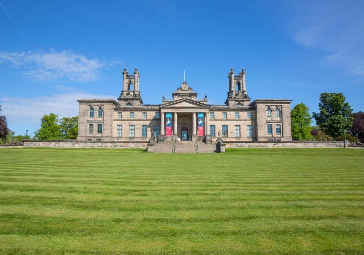 The Skyline - The Edinburgh Address Apartment Luaran gambar